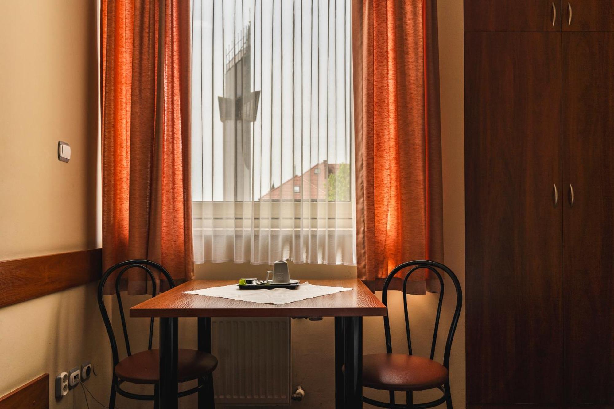 Pastoral Lodge At The Sanctuary Of The Divine Mercy Cracovie Extérieur photo